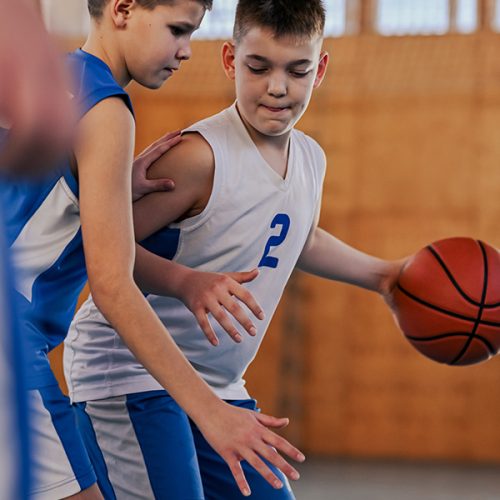 kids playing basketball